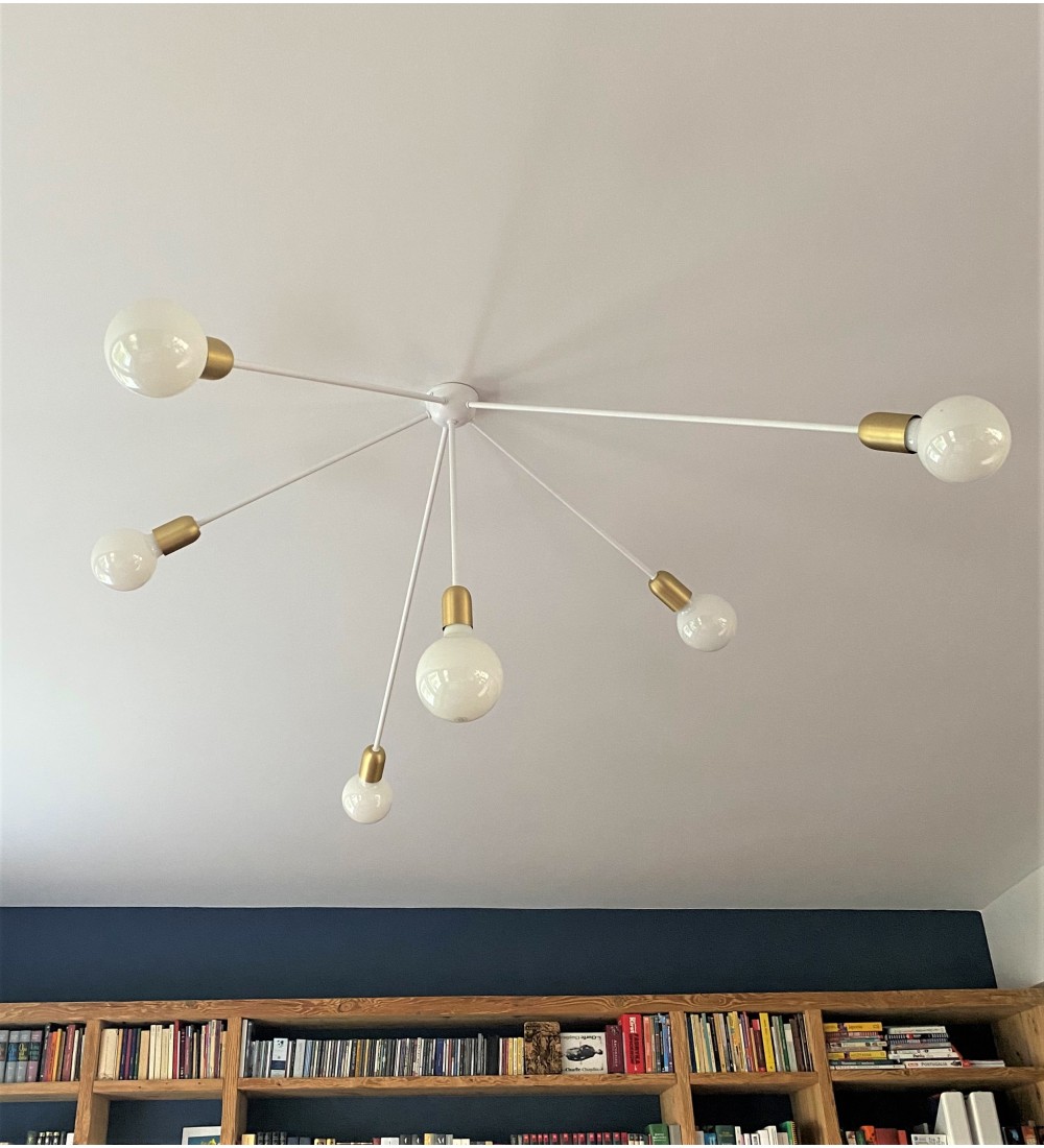 Lampa Drapak - Biały połysk - Mosiądz szcotkowany